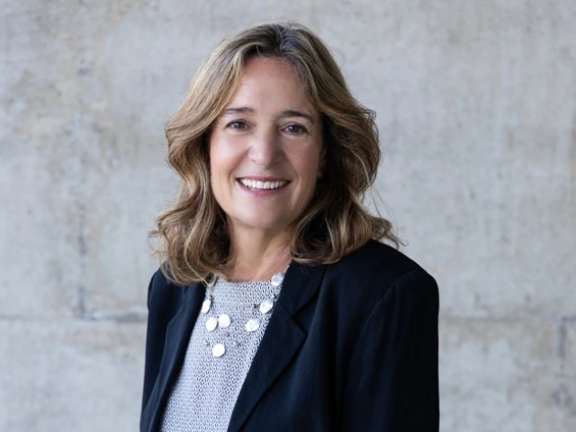 Kelly Adams Keller headshot image